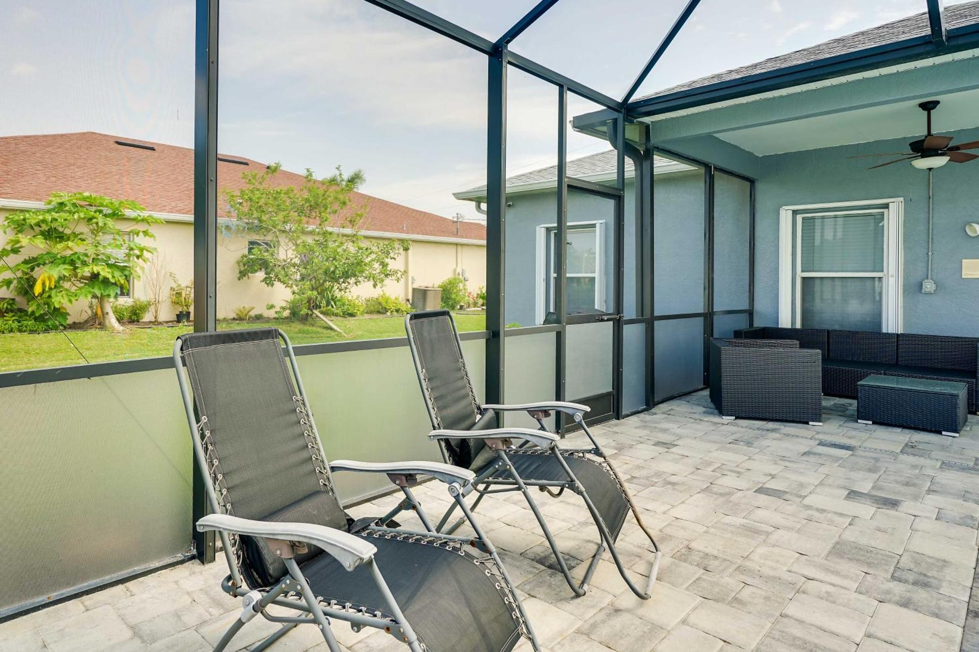 Modern With Patio And Grill In Cape Coral! Cape Coral