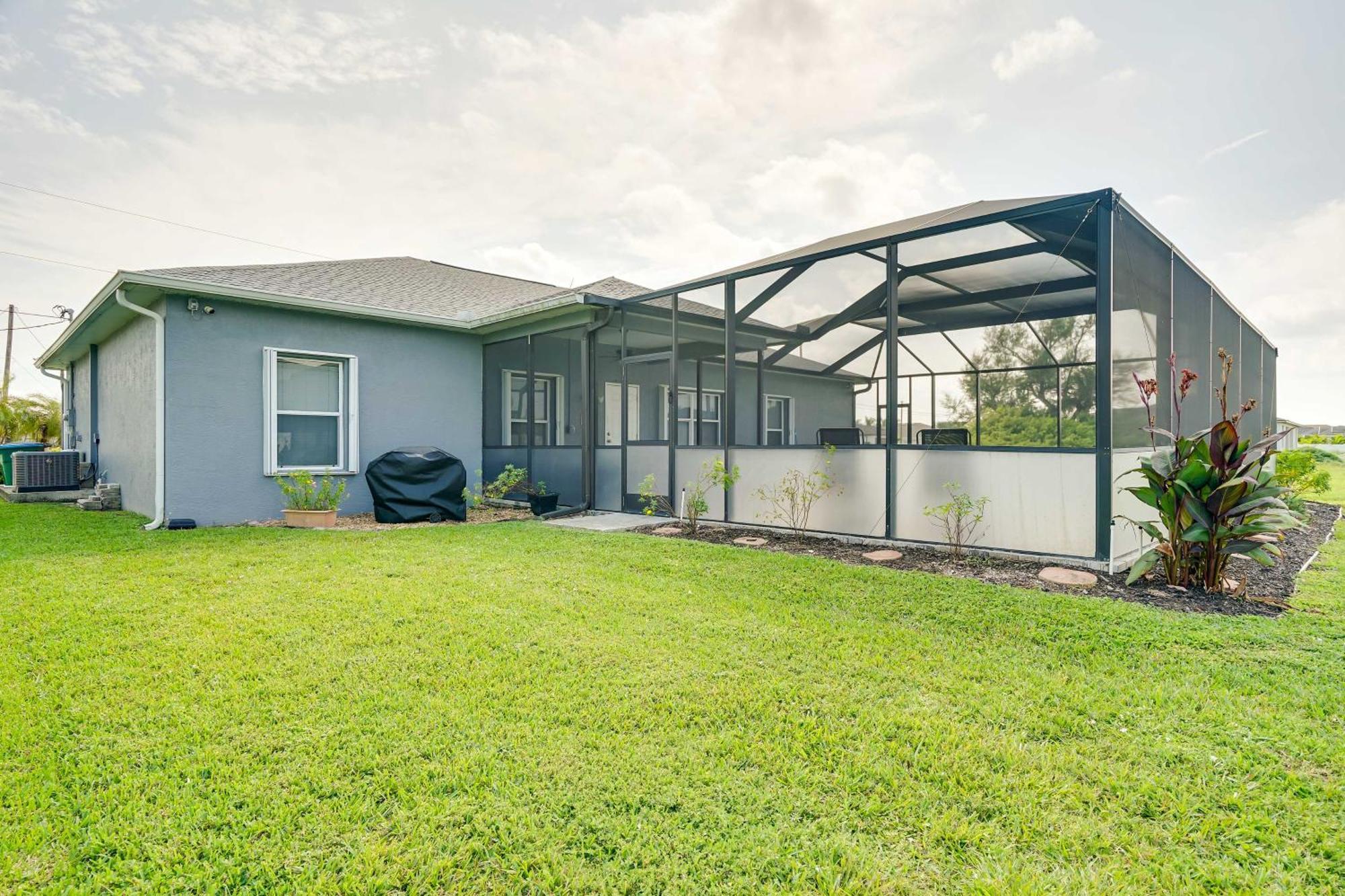Holiday home Modern With Patio And Grill In Cape Coral!
