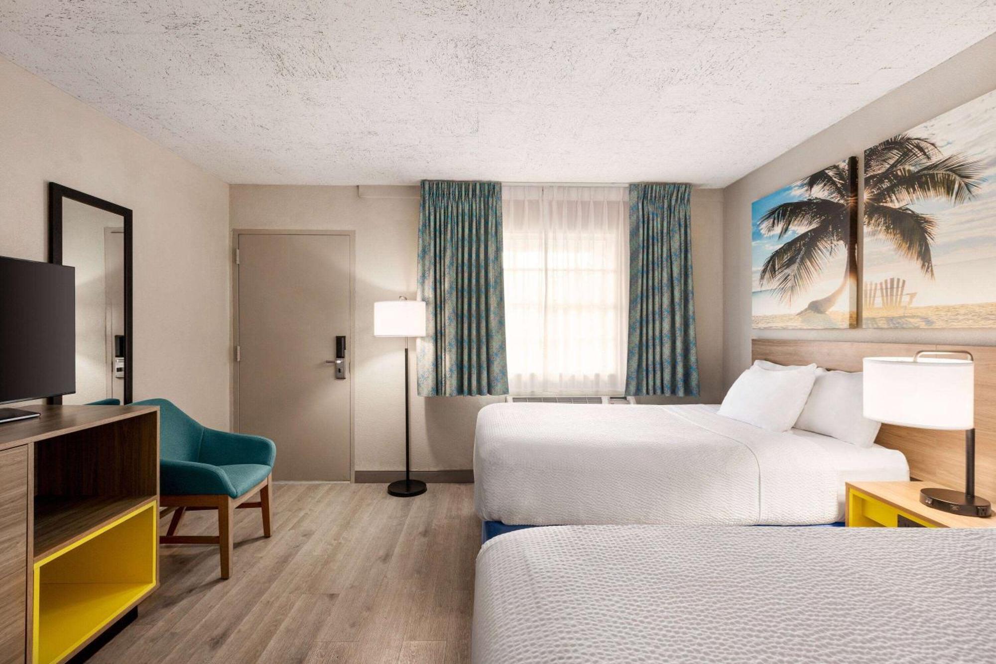 Days By Wyndham Miami Airport North 2*