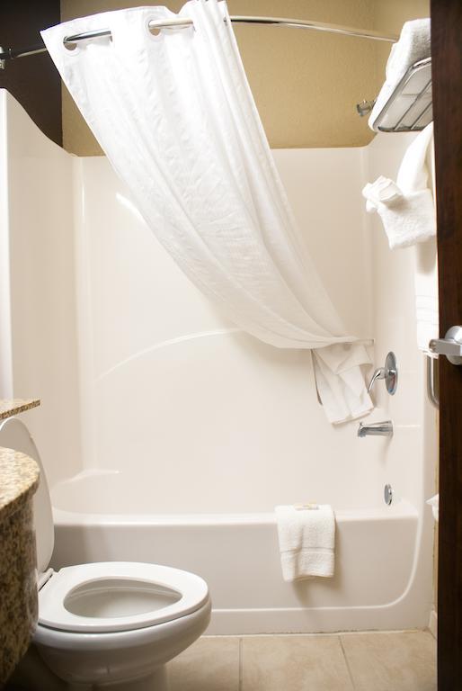 Hotel Microtel & By Wyndham Airport 3*
