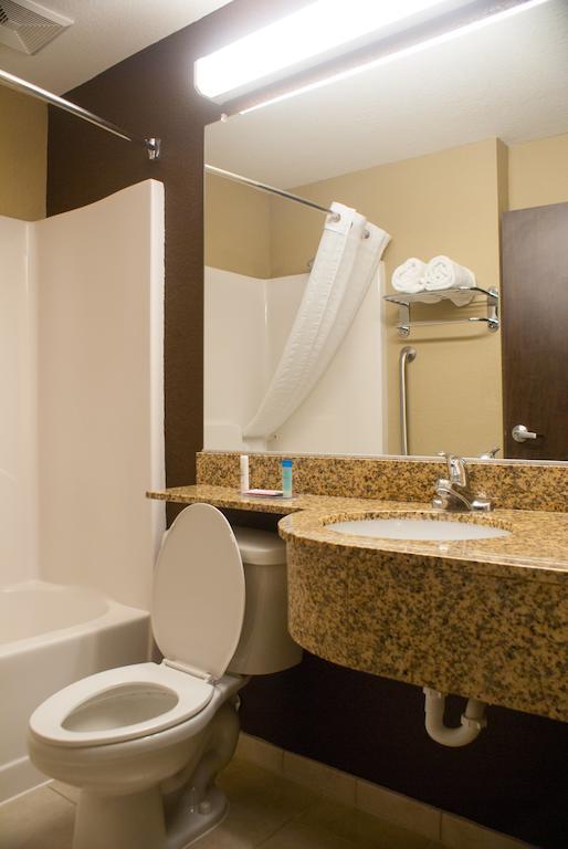 Microtel & By Wyndham Airport Jacksonville