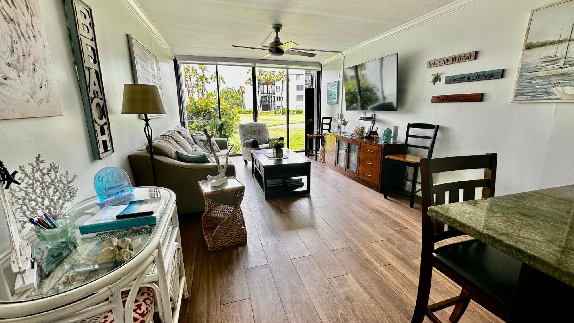 Excellent Front Community, Golf Course, Tennis, Sunny Weather Year Round! Fort Pierce
