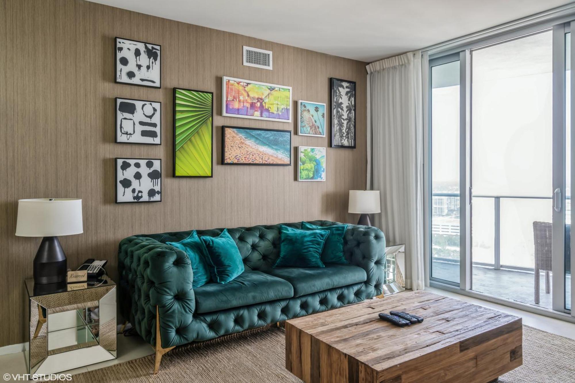 Apartment Lyfe Building - Private Apts Over The