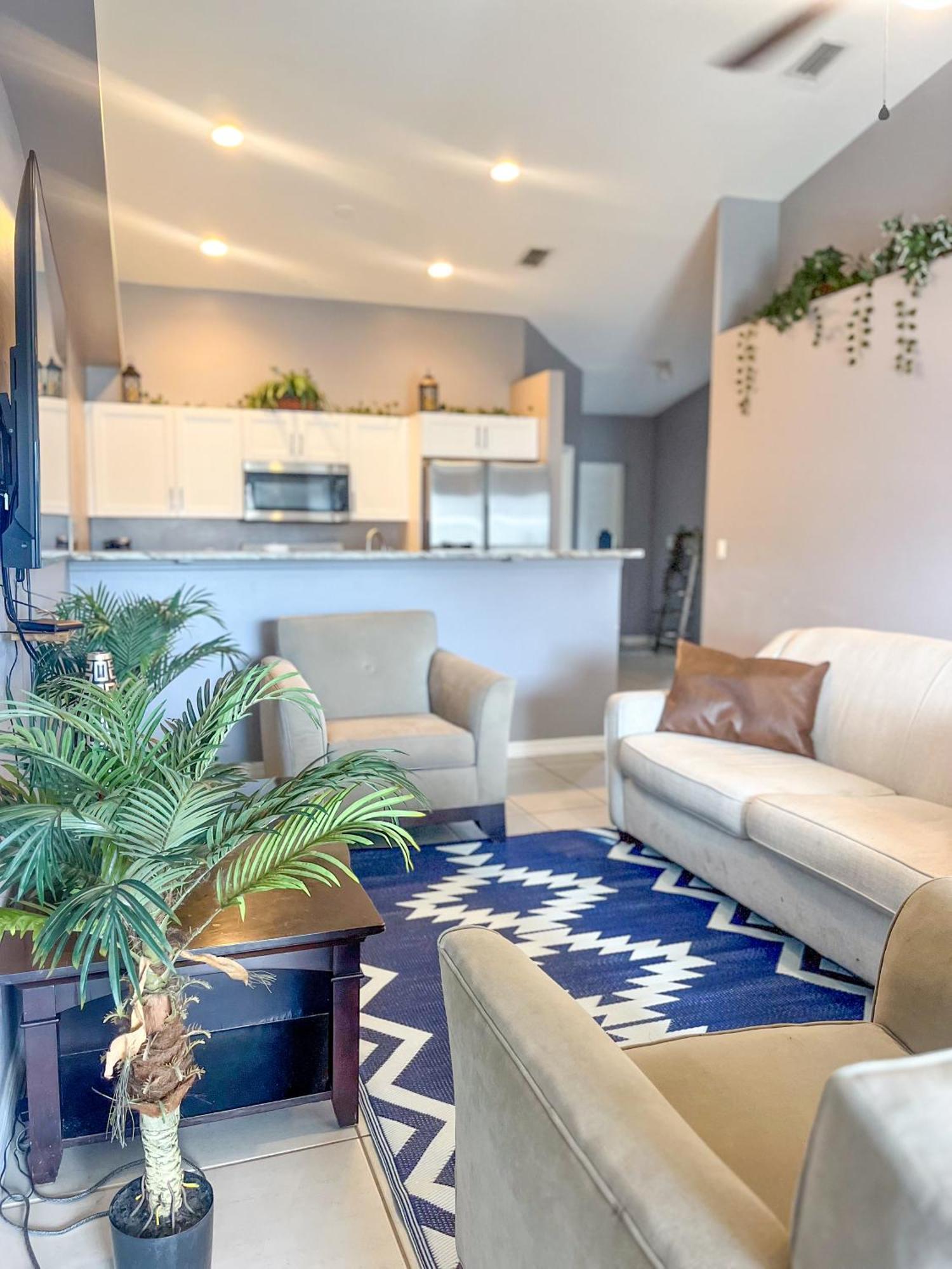 Peaceful 3 Bed Waterfront Holiday home Cape Coral