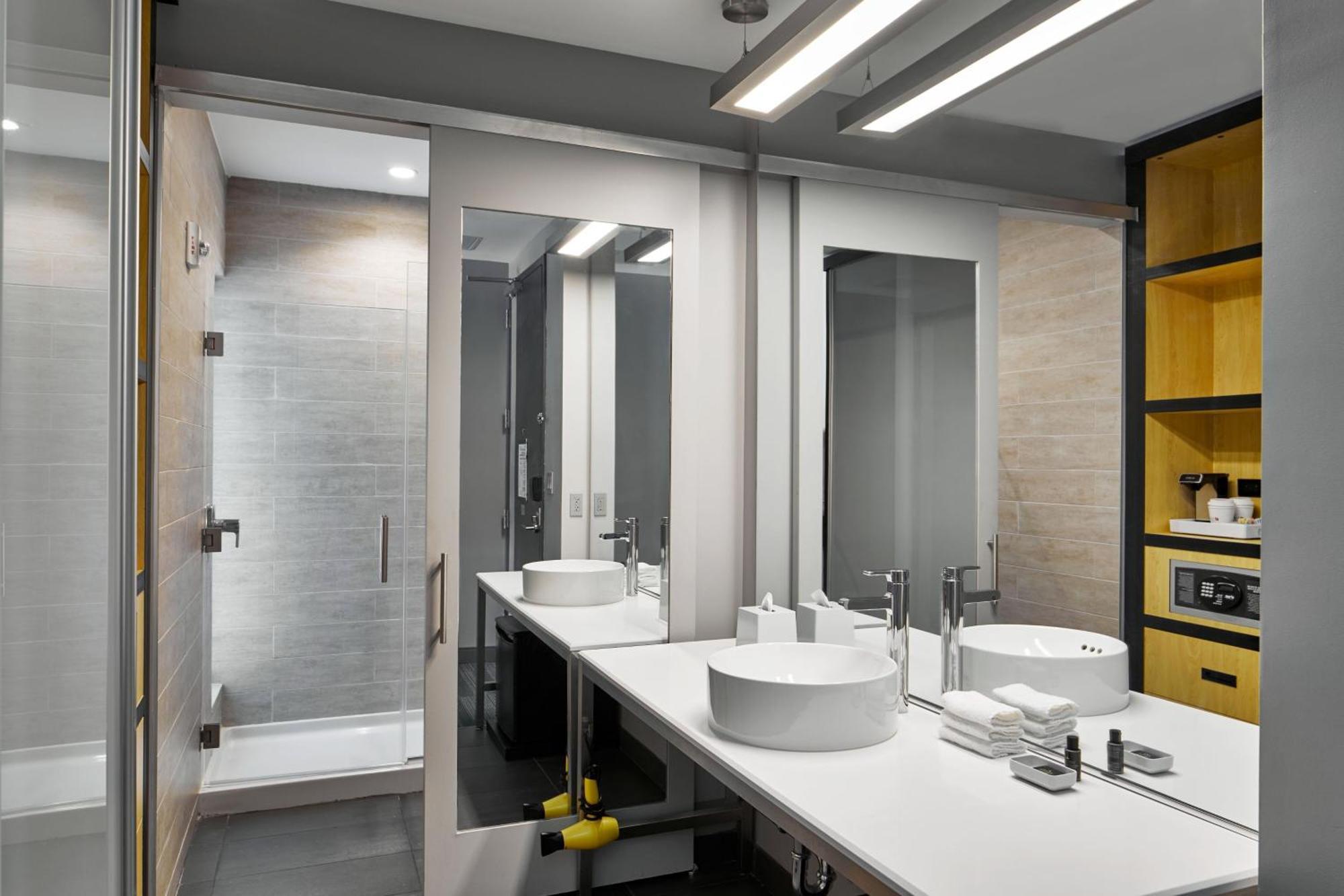Aloft Miami 3*