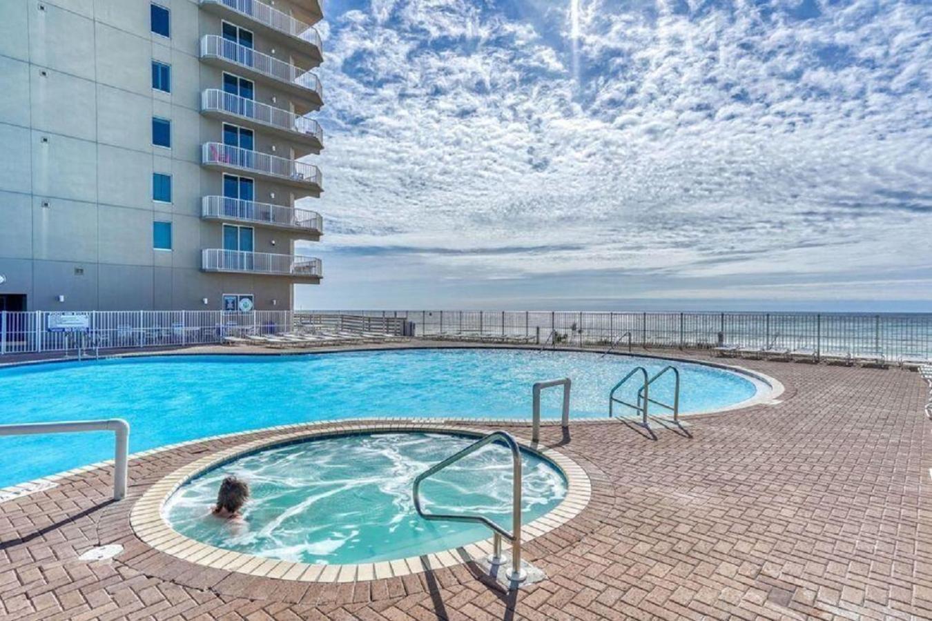 Beachfront Spacious Renovated - Pools, Hot Hub, - Walk To Pier Park In Pcb