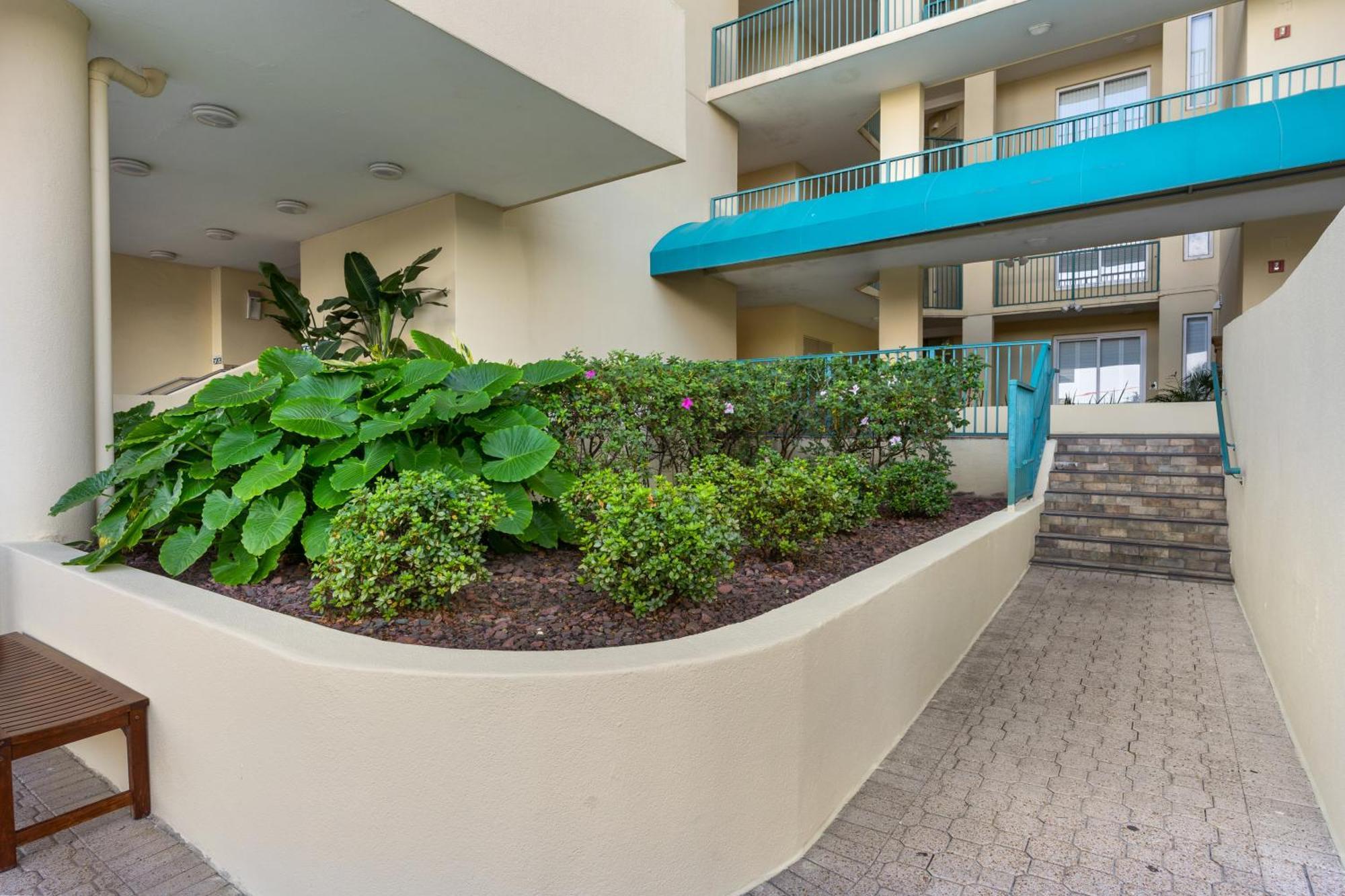 Jade East Towers 0120 By Newman-dailey *