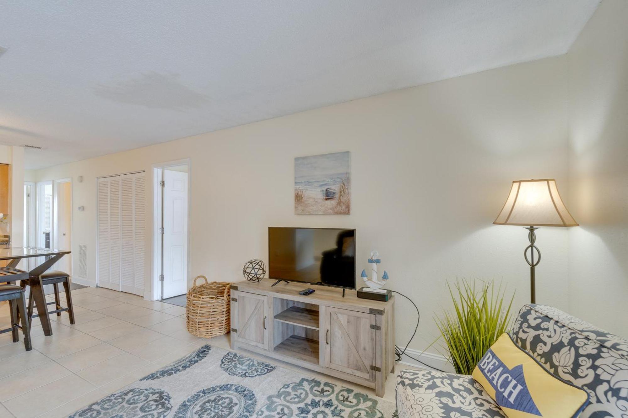 Apartment Updated Sienna Park - 4 Miles To Siesta Key!