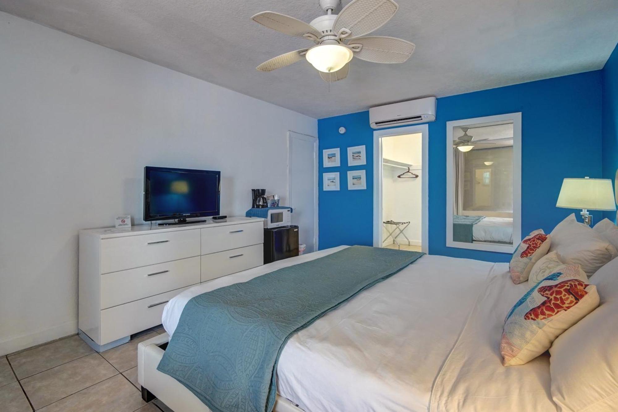 Motel Castle By The Sea 2*