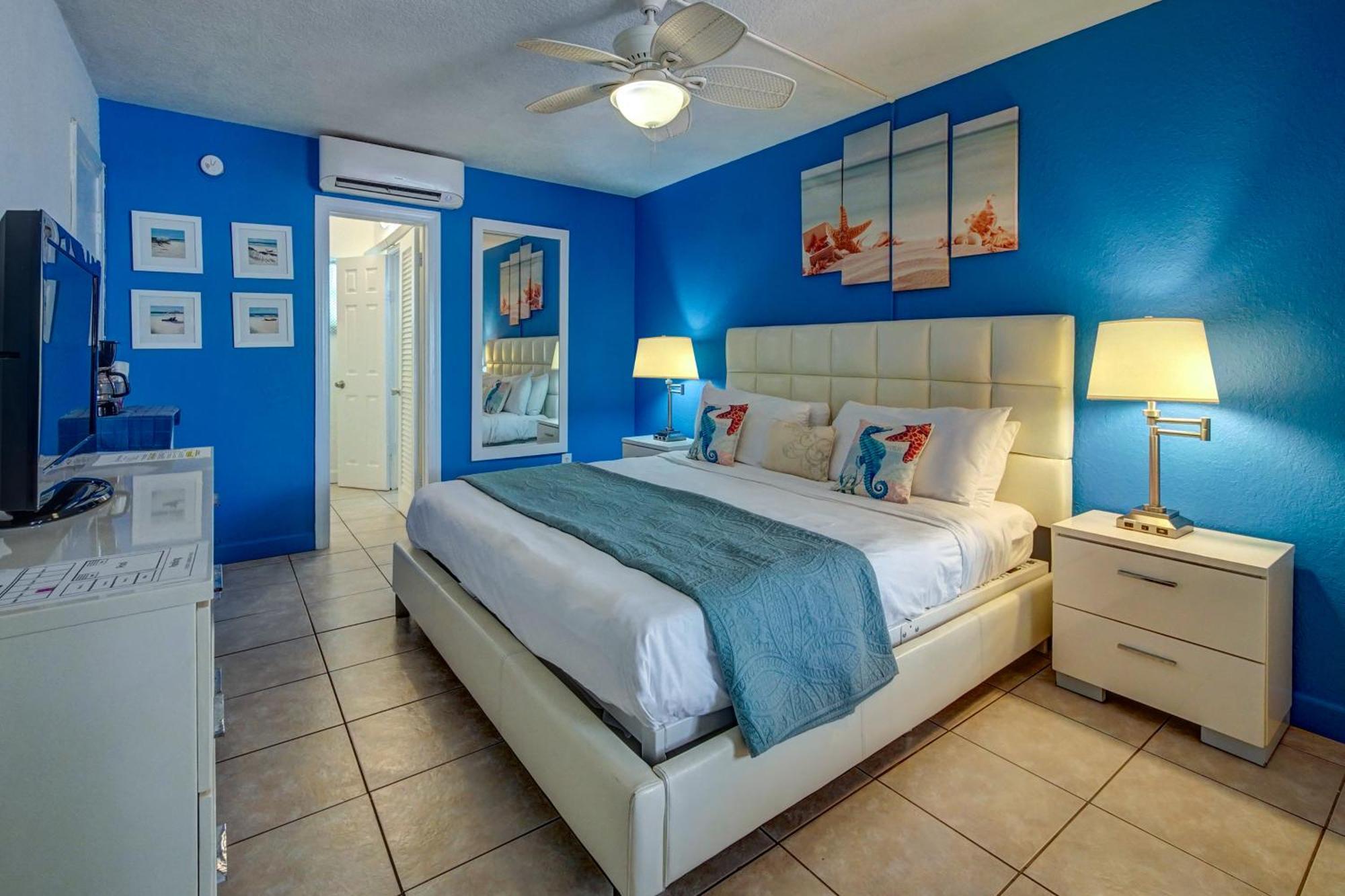 Motel Castle By The Sea 2*