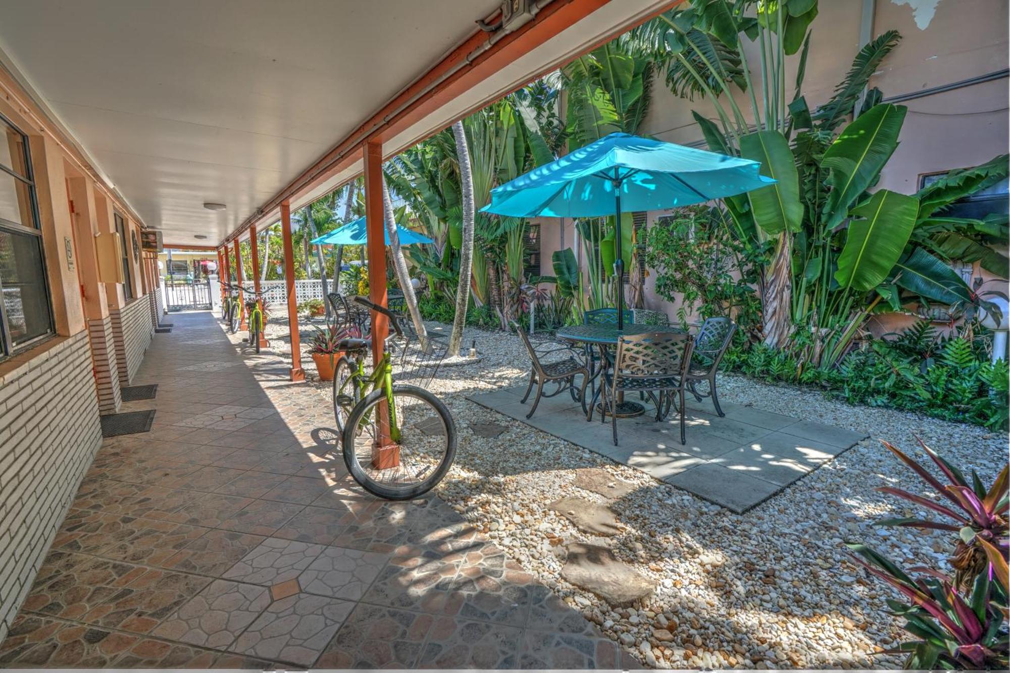 Sea Garden By The Sea Lauderdale-by-the-Sea