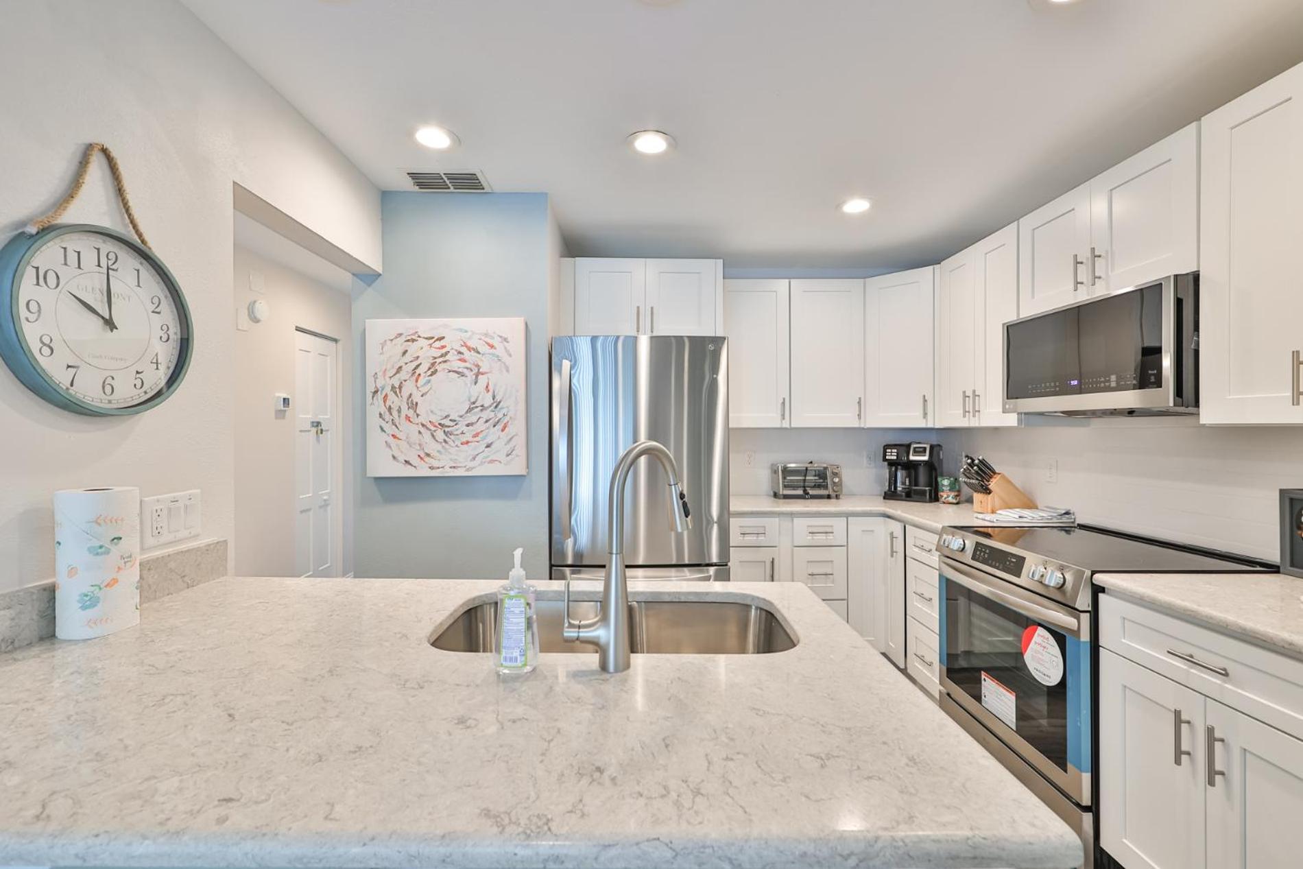 100 Steps To Beautiful Indian Rocks Beach, Oceanside, 2 Bedroom Updated * Clearwater Beach