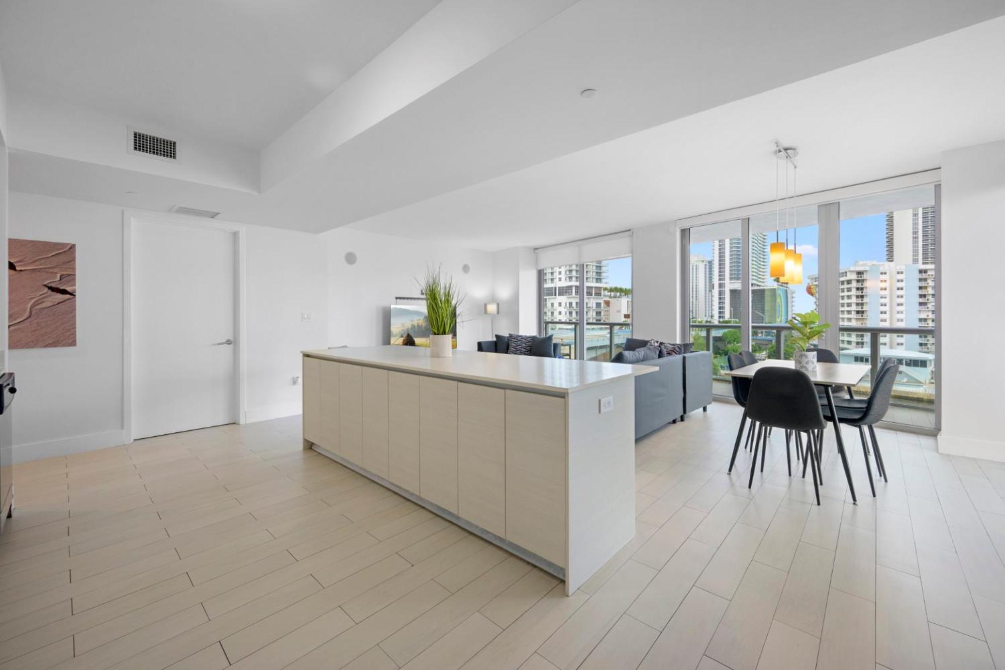 Apartment Hallandale Sky Water View *
