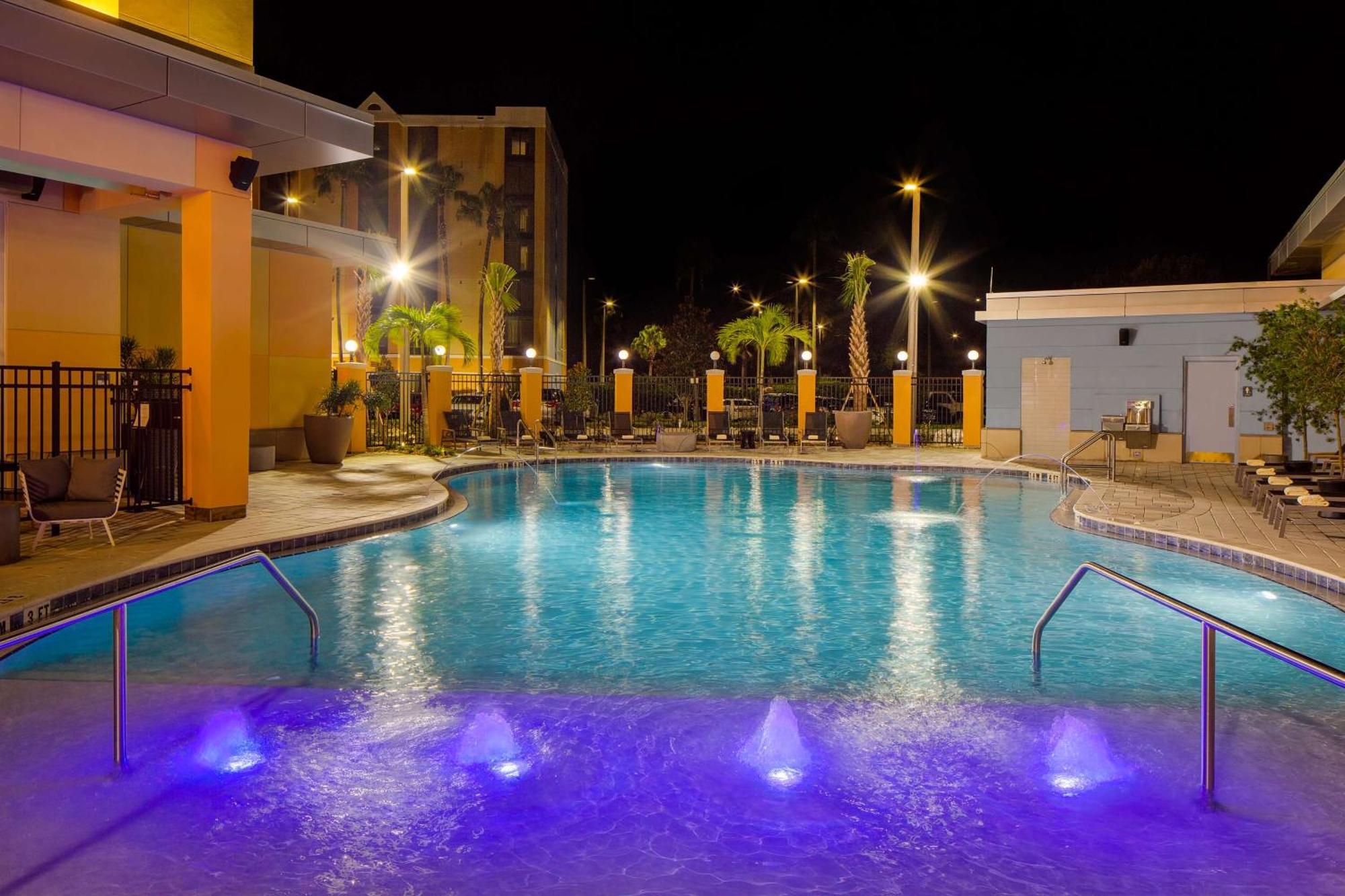 Hyatt House Across From Universal 3*