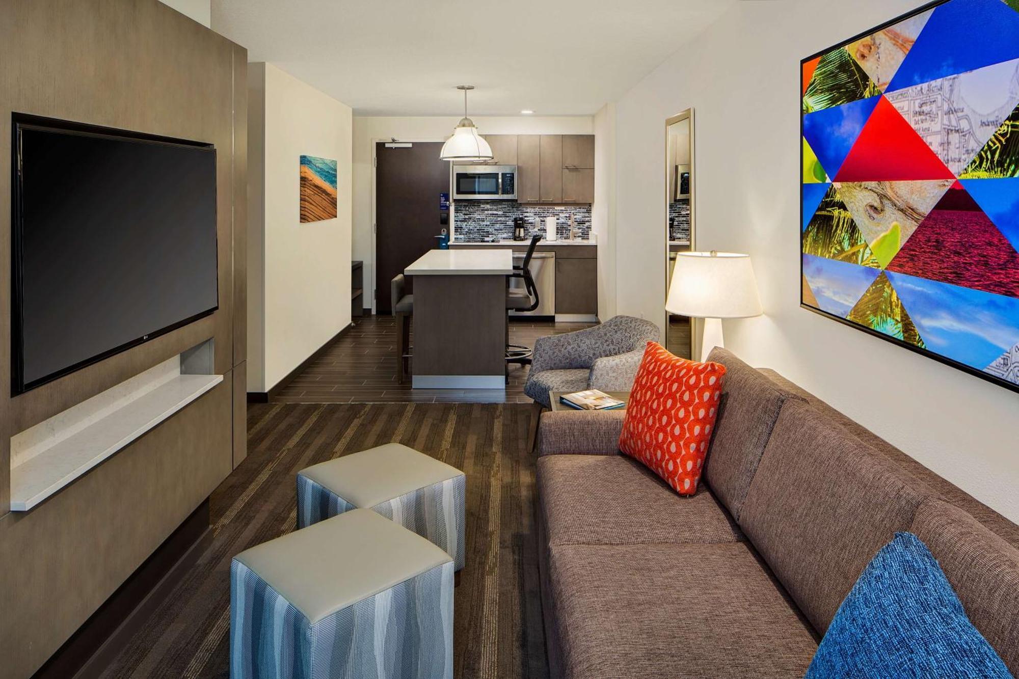 Hyatt House Across From Universal Hotel 3*