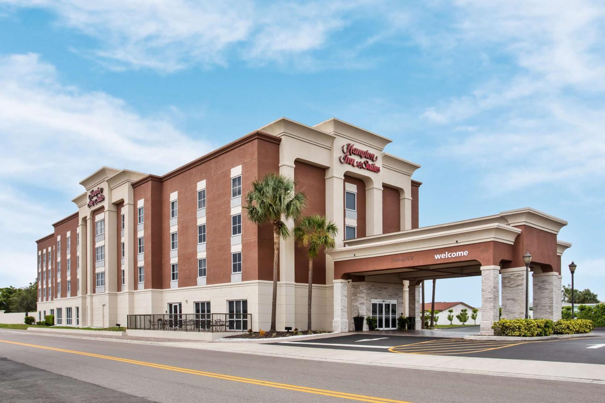 Hampton & / Myers Hotel 3*