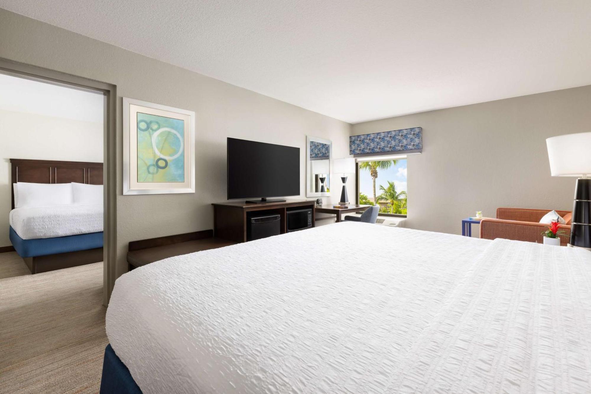 Hampton Naples-central Hotel 3*