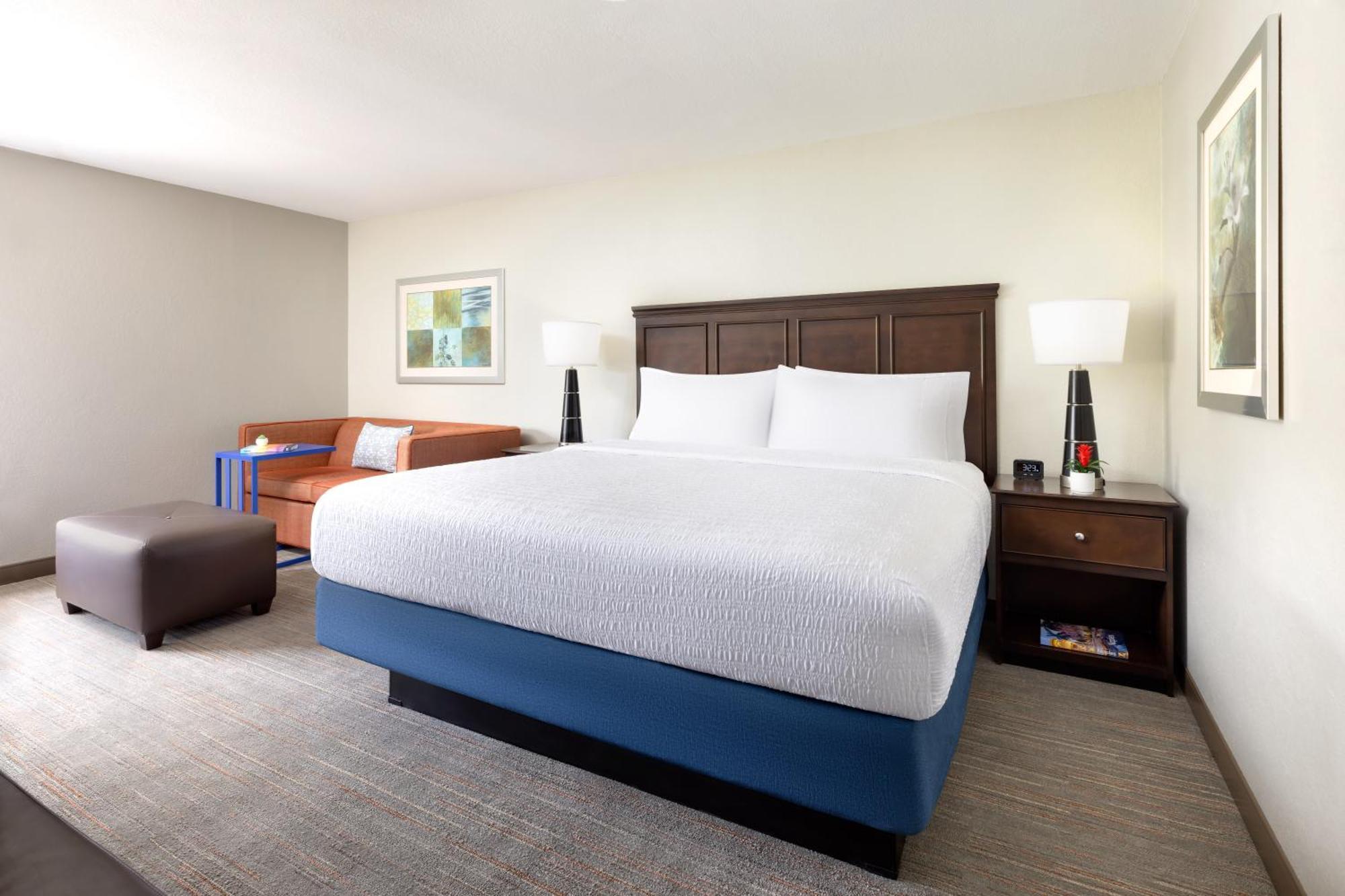 Hotel Hampton Naples-central 3*