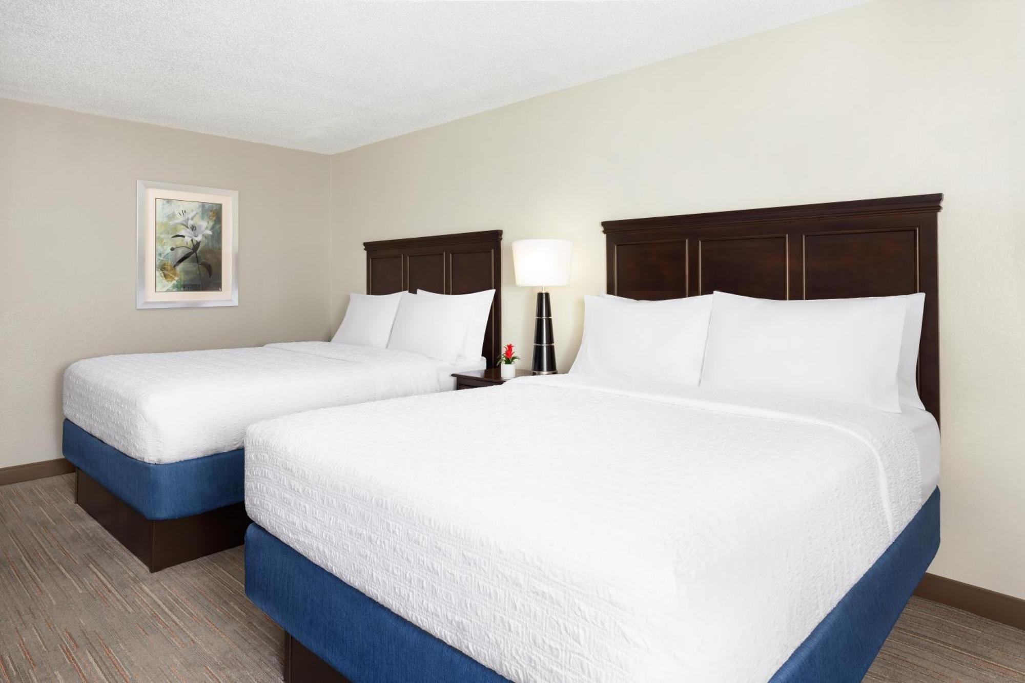 Hampton Naples-central Hotel