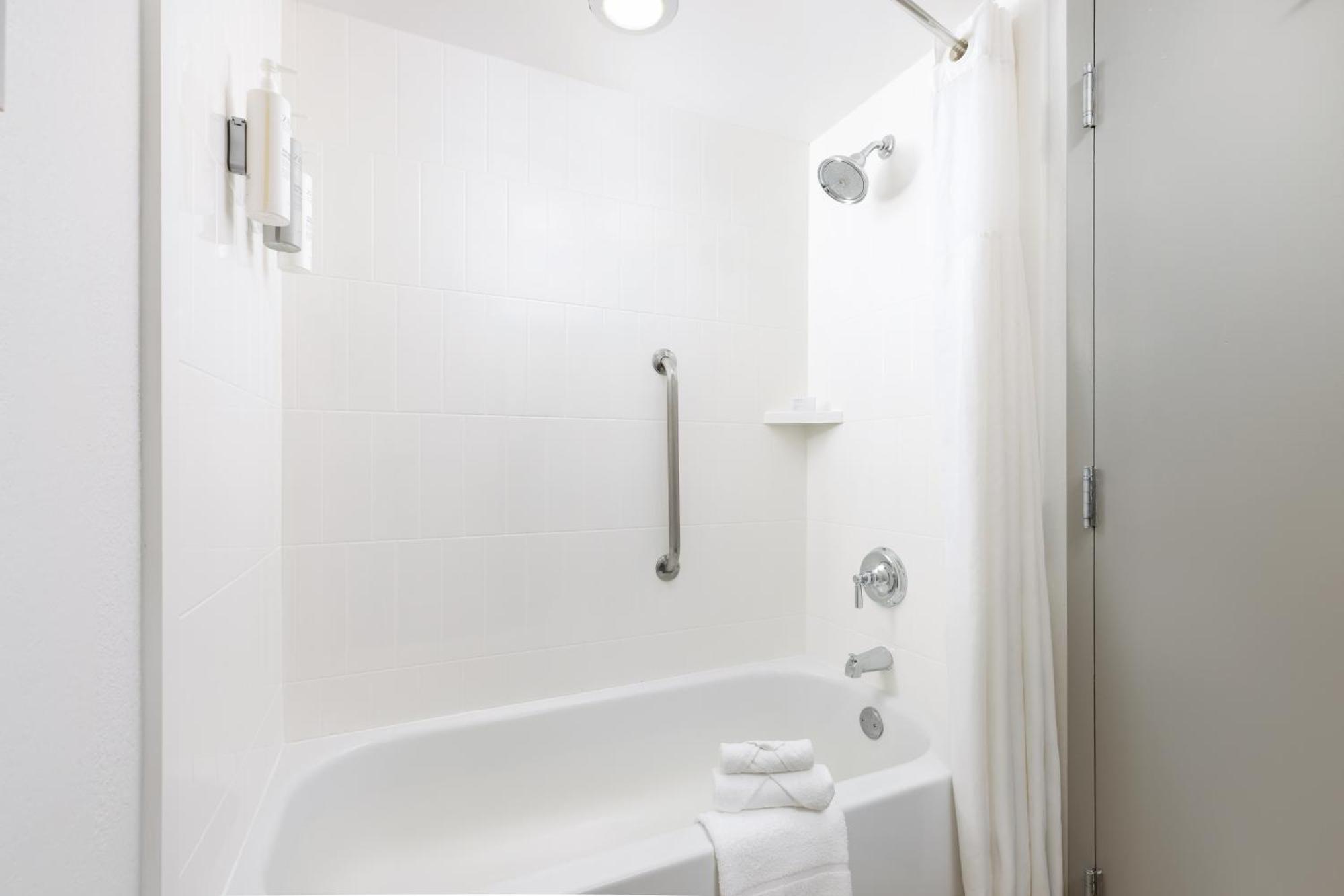Hampton Naples-central Hotel 3*