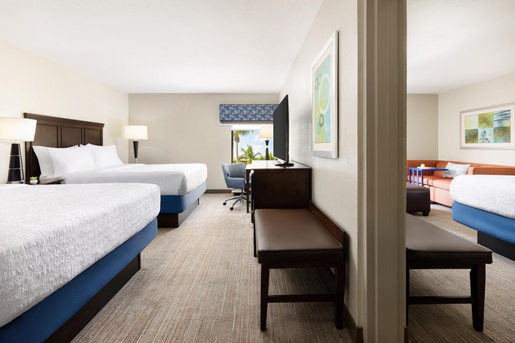 Hampton Naples-central 3* Naples