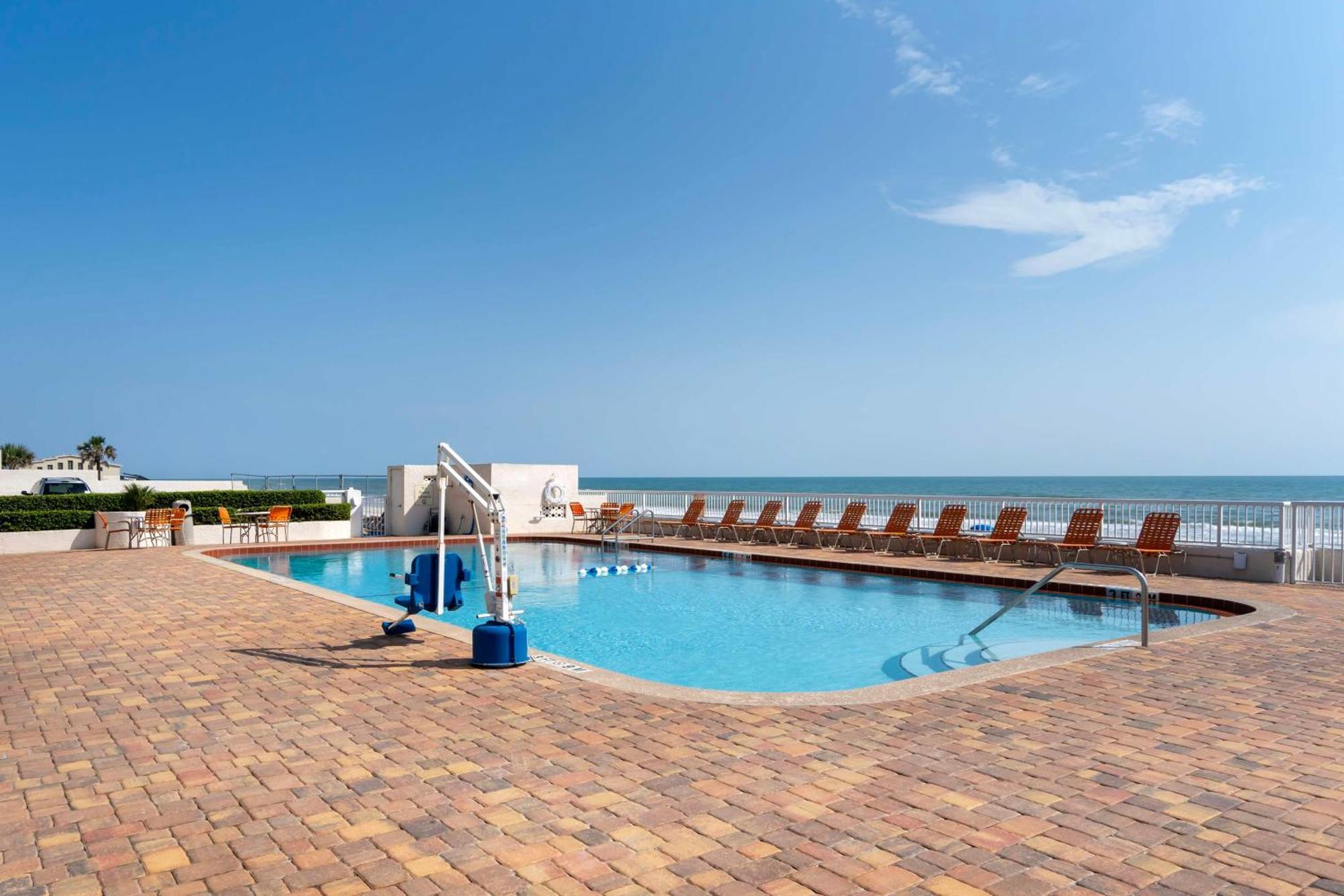 Western Daytona Seabreeze Hotel 3*