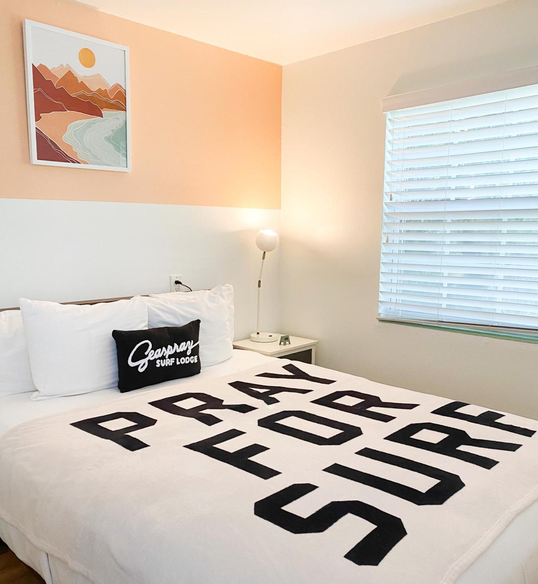 Seaspray Surf Hotel 2*