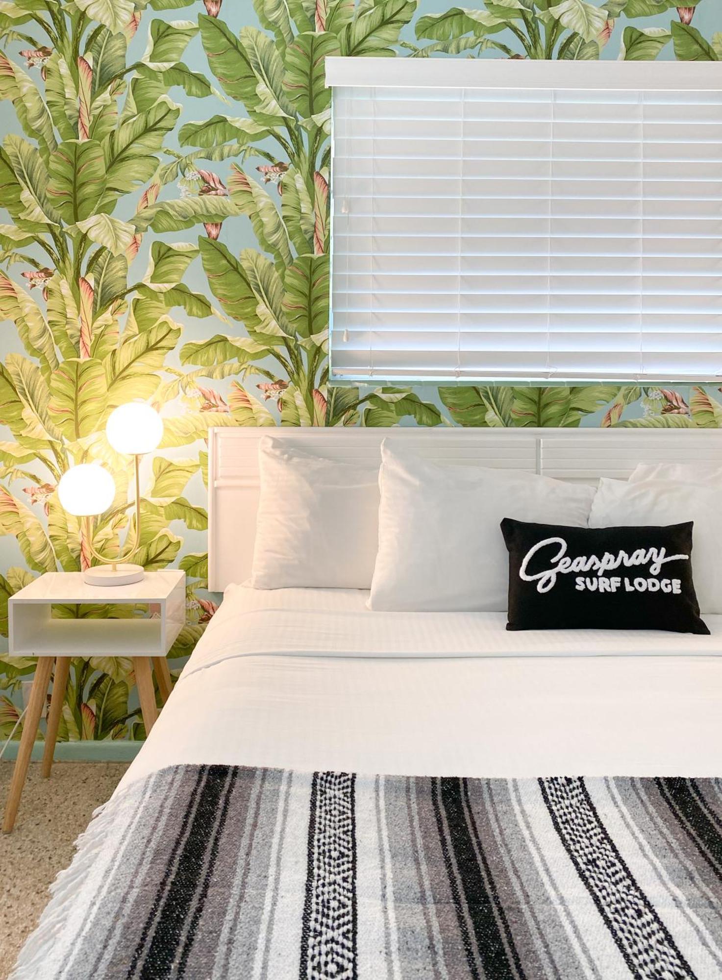Seaspray Surf Hotel 2*