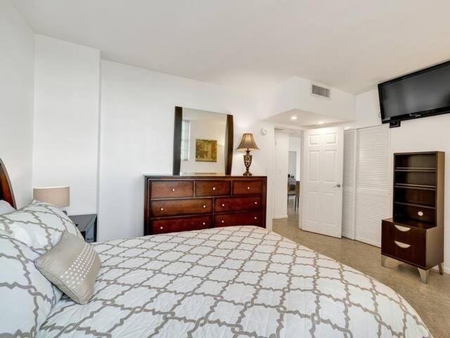 Apartment Tides Ocean Retreat By Cielo Hollywood