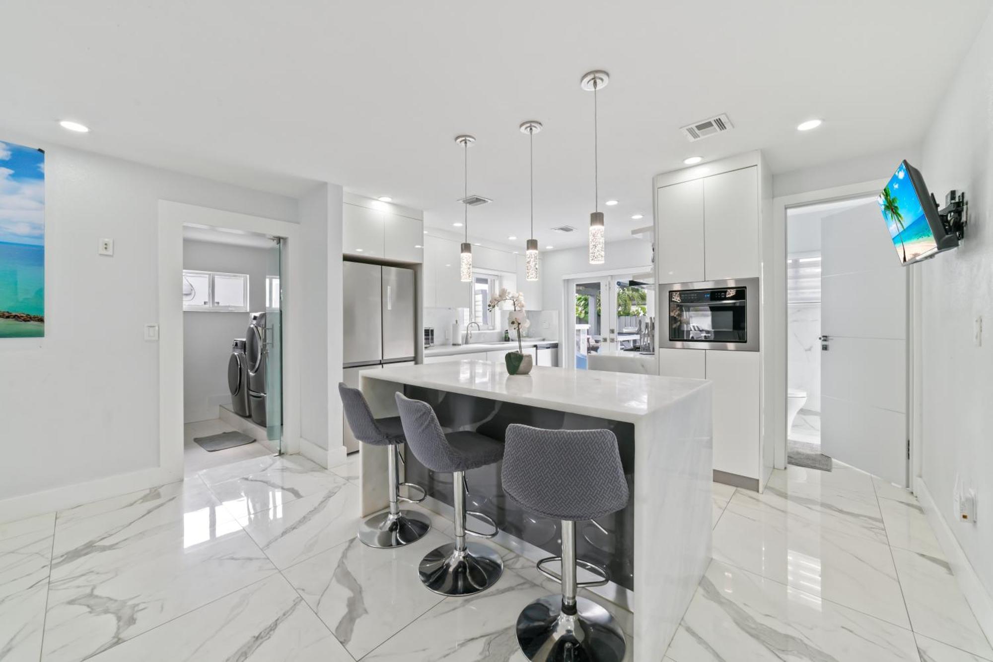 Miami House With Hot Pool-spa & Pool Table L48