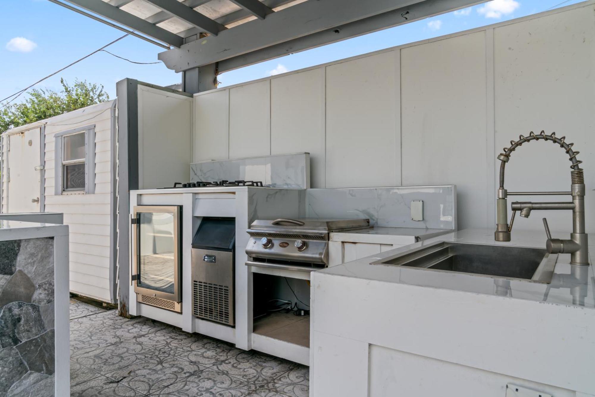 Holiday home Miami House With Hot Pool-spa & Pool Table L48