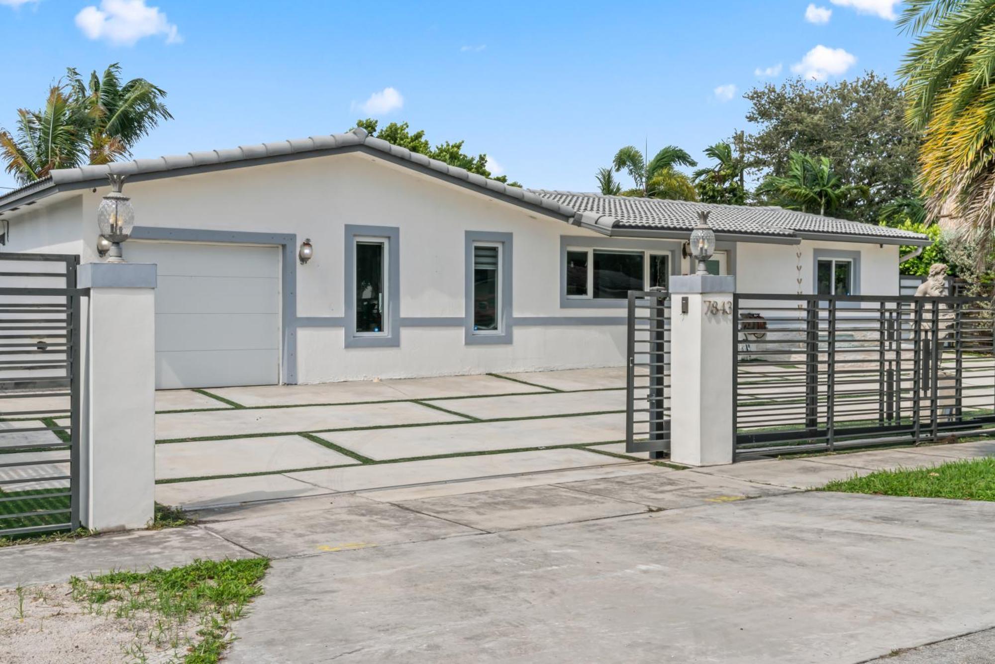 Miami House With Hot Pool-spa & Pool Table L48 Holiday home *