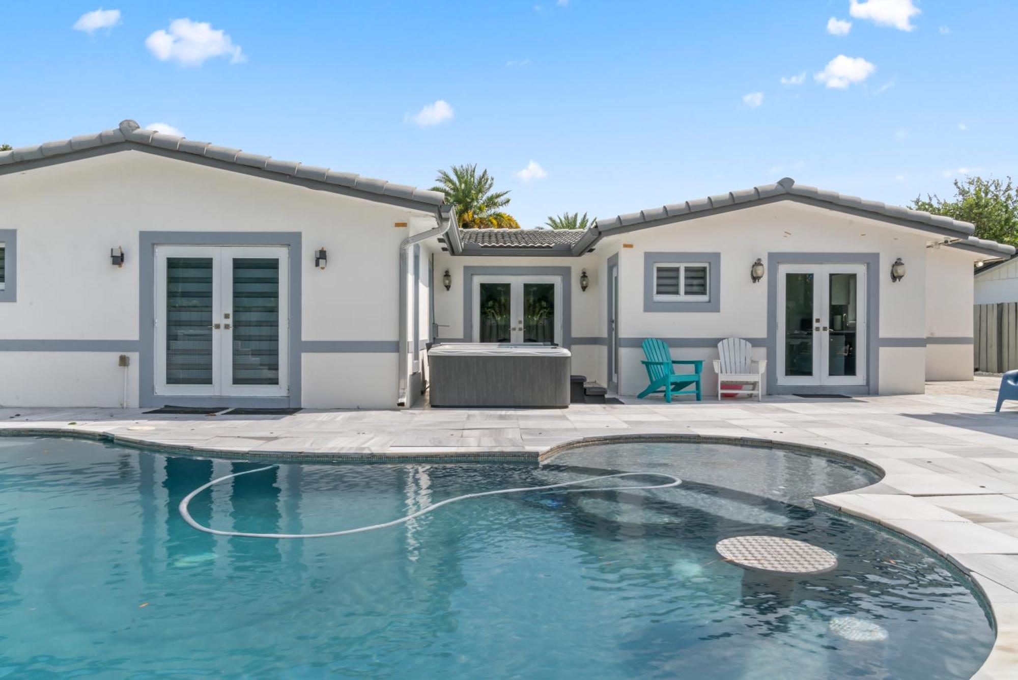 Miami House With Hot Pool-spa & Pool Table L48 * Hialeah