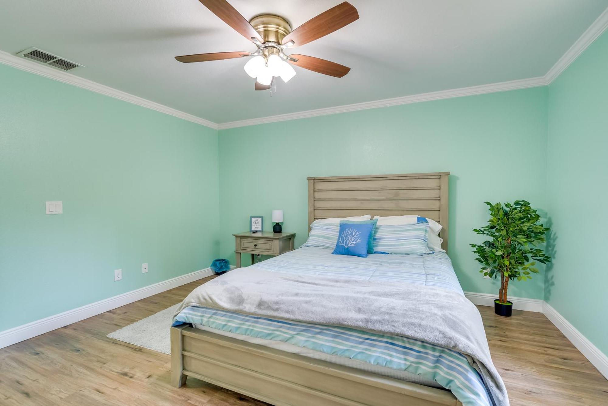 Pet-friendly Ocala Escape With Private Pool And Yard!
