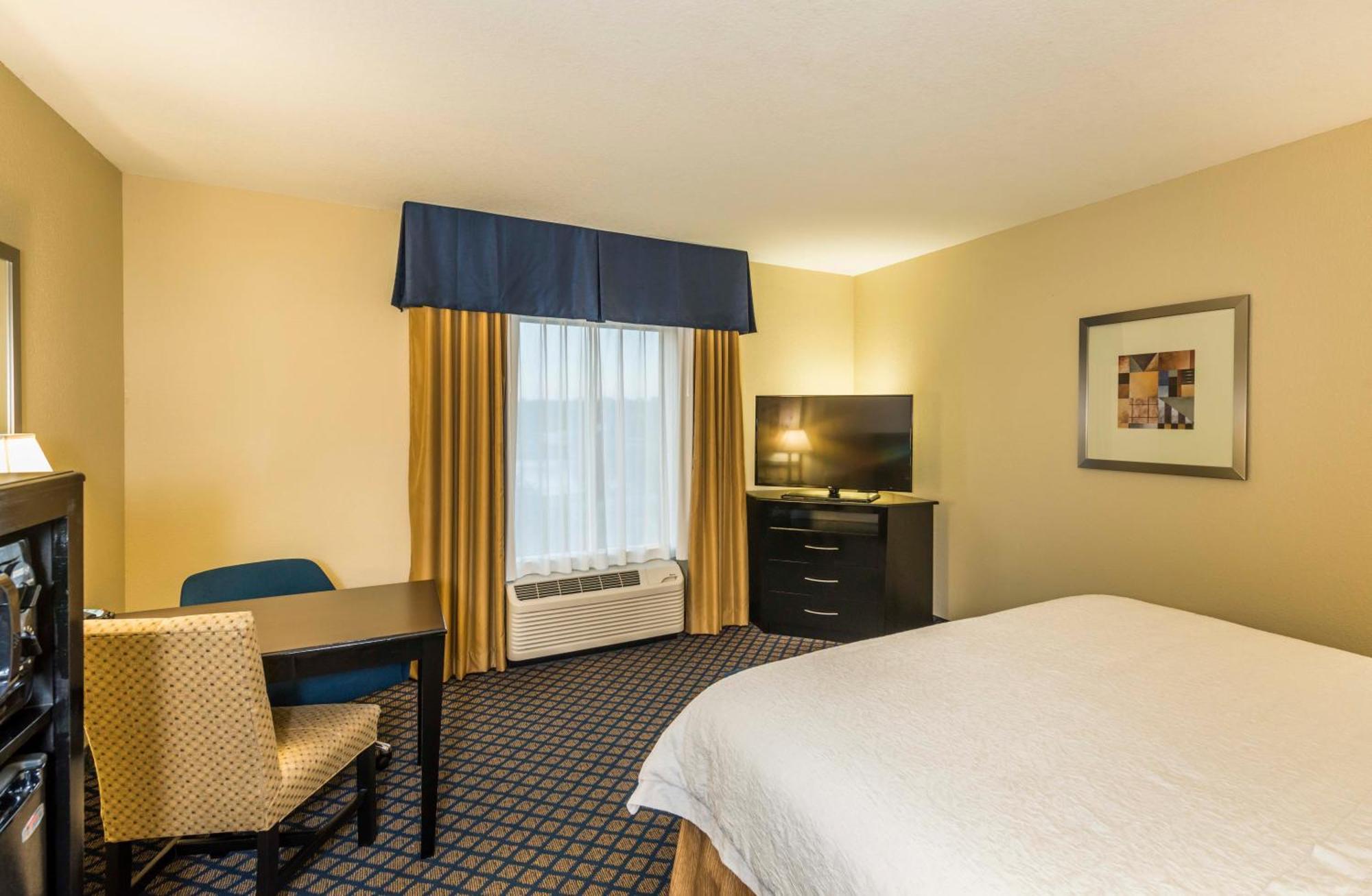 Hampton & South - Bartram Park Hotel 3*