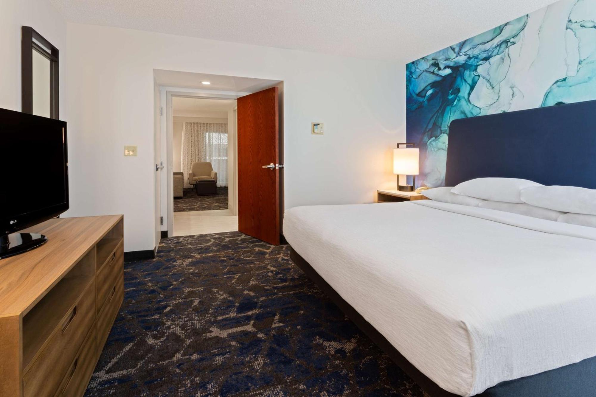 Embassy By Hilton Usf Near Busch Gardens Hotel 3*