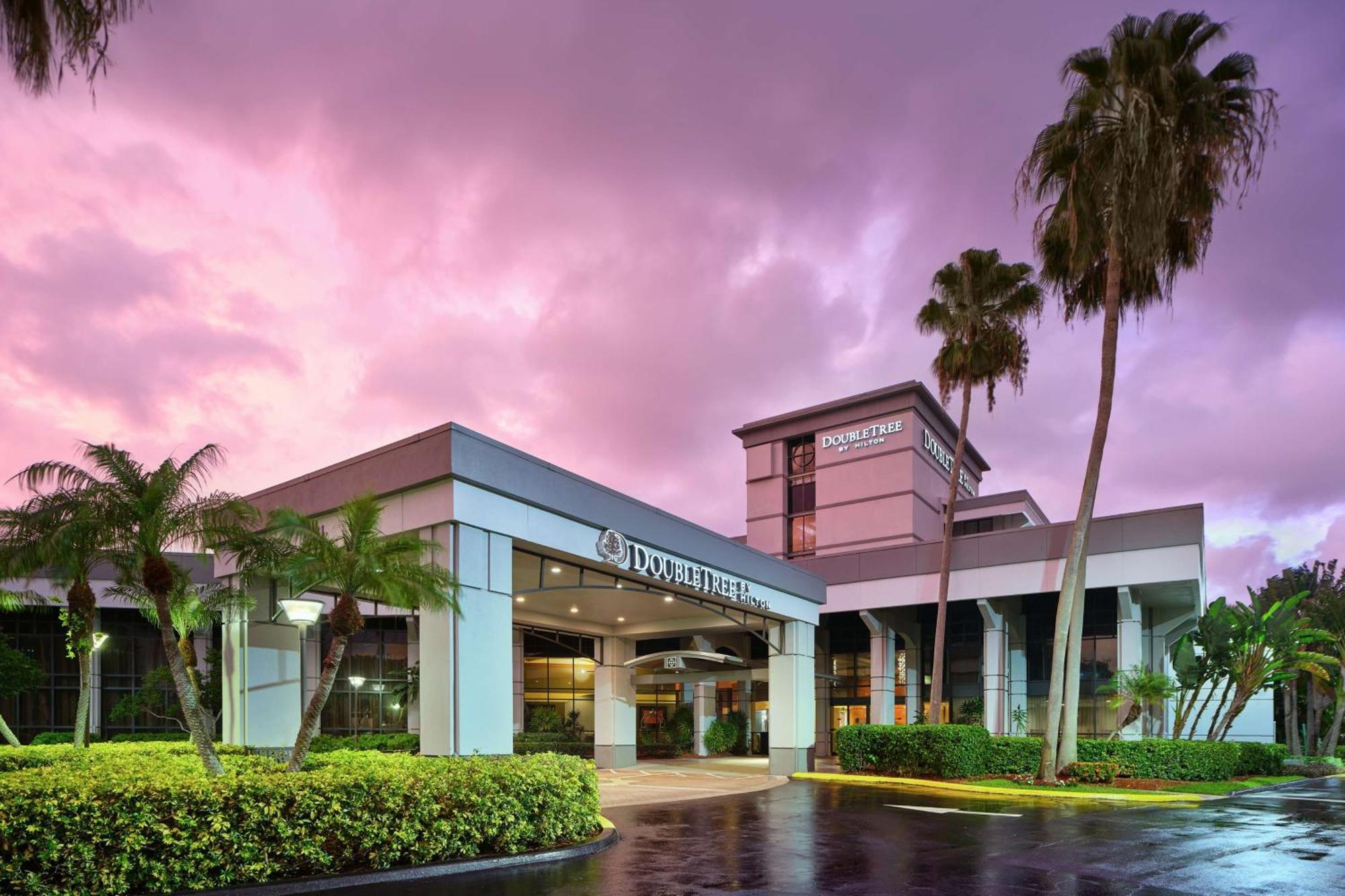 Doubletree By Hilton Palm Gardens Hotel