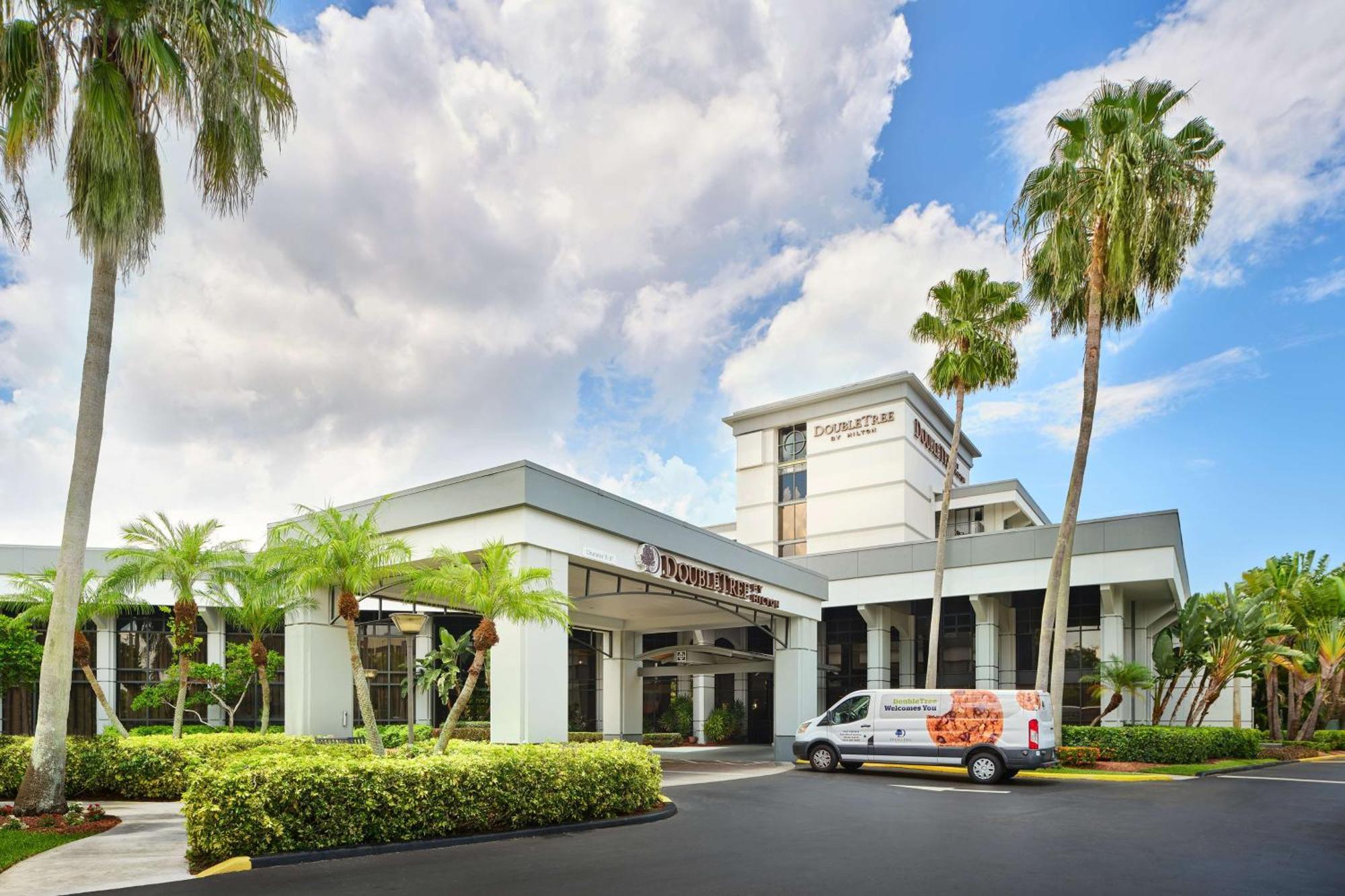 Hotel Doubletree By Hilton Palm Gardens 4*
