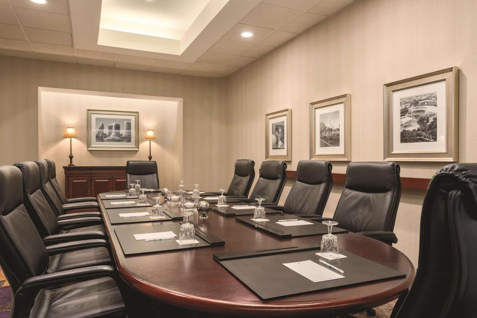 Embassy By Hilton Orlando International Drive Icon Park 3* Williamsburg