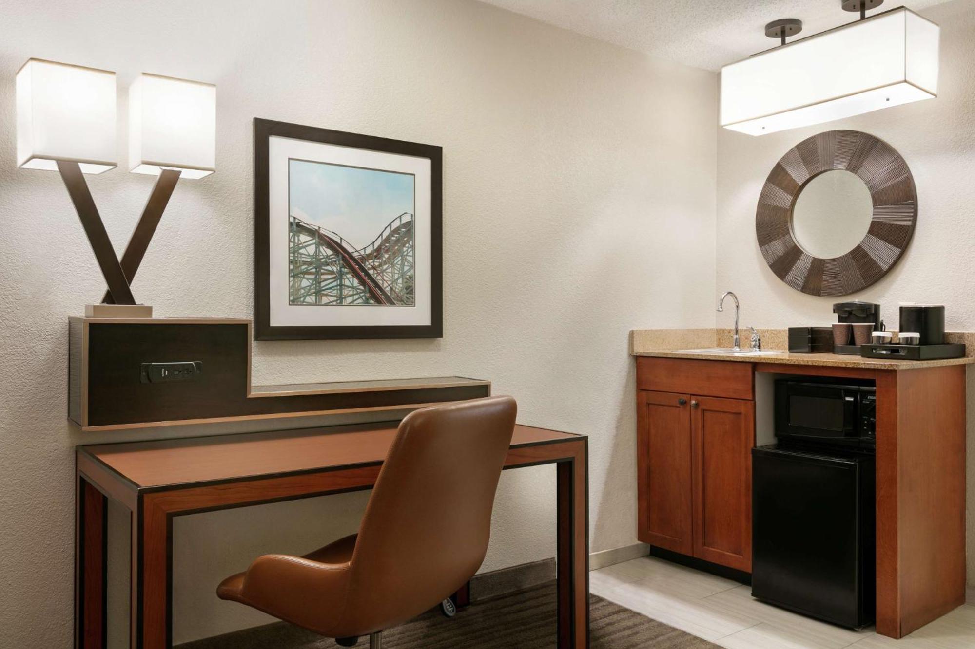 Embassy By Hilton Orlando International Drive Icon Park Hotel Williamsburg