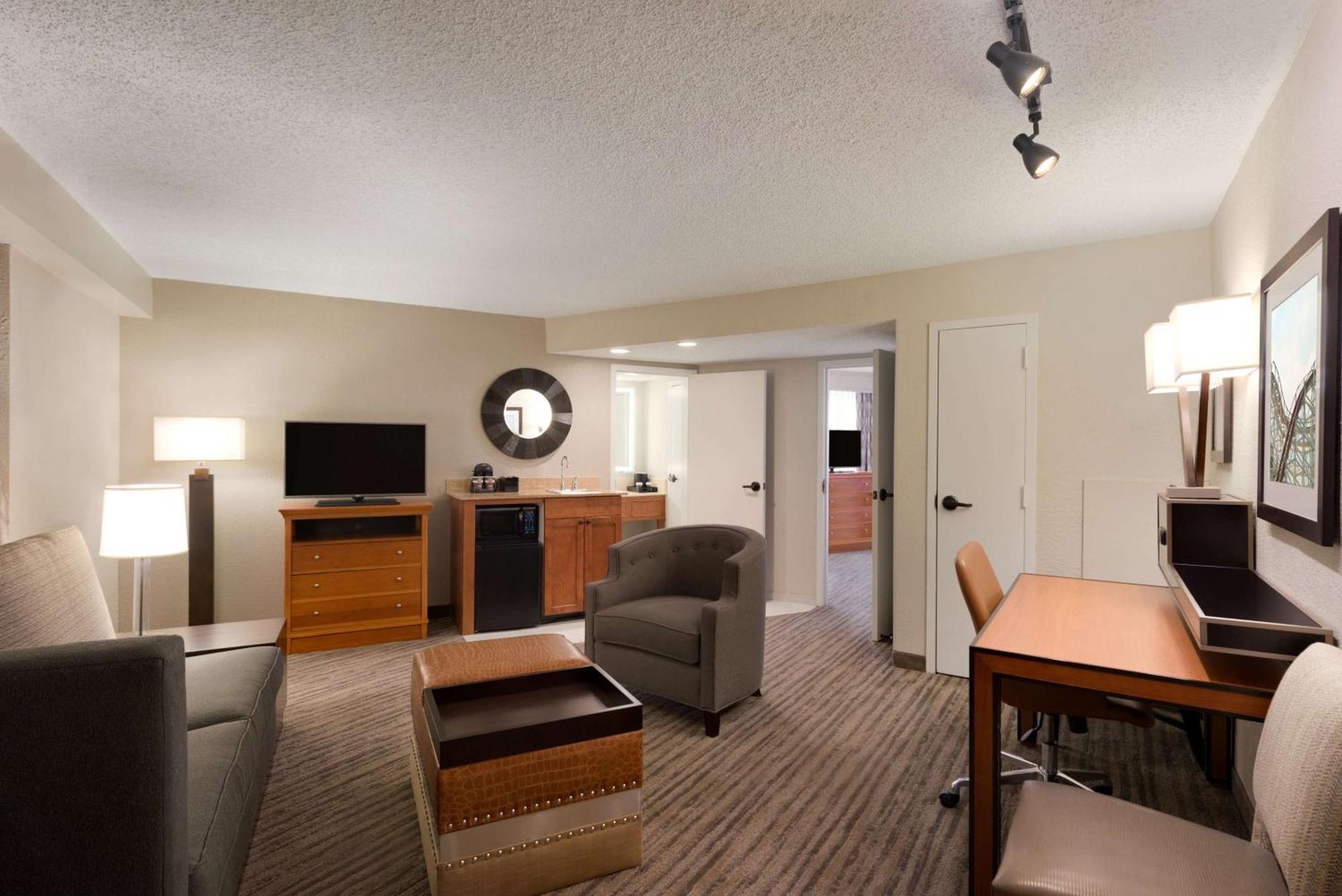 Embassy By Hilton Orlando International Drive Icon Park 3*
