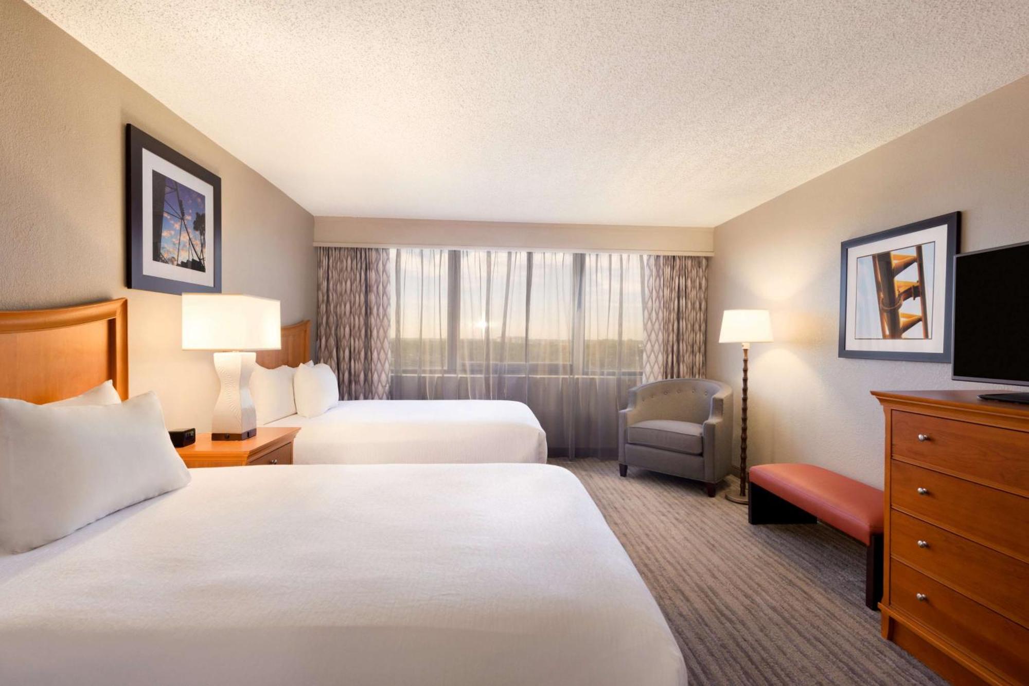 Embassy By Hilton Orlando International Drive Icon Park Hotel