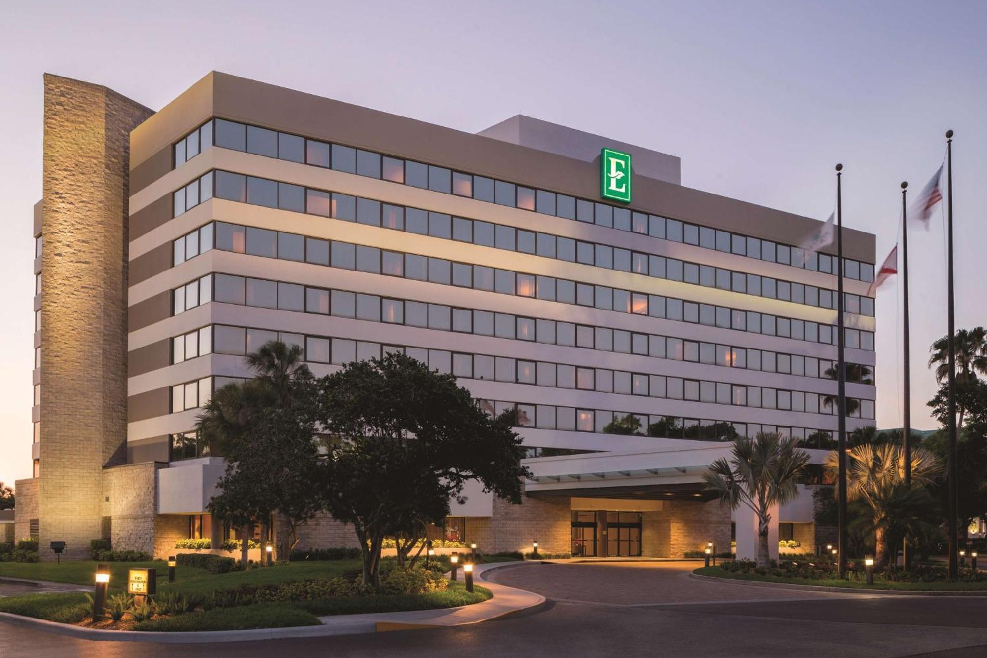 Embassy By Hilton Orlando International Drive Icon Park 3*