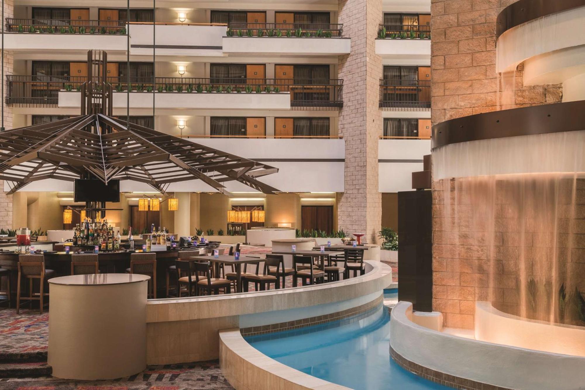 Hotel Embassy By Hilton Orlando International Drive Icon Park Williamsburg
