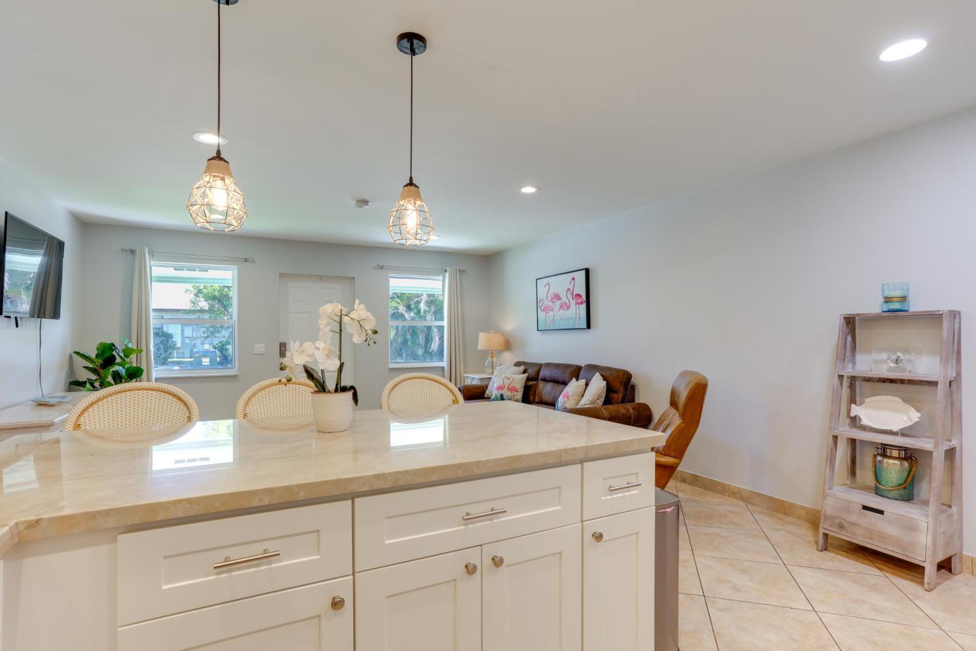Stylish Updated Getaway 2 Mi To Swim And Shop! * North Palm Beach