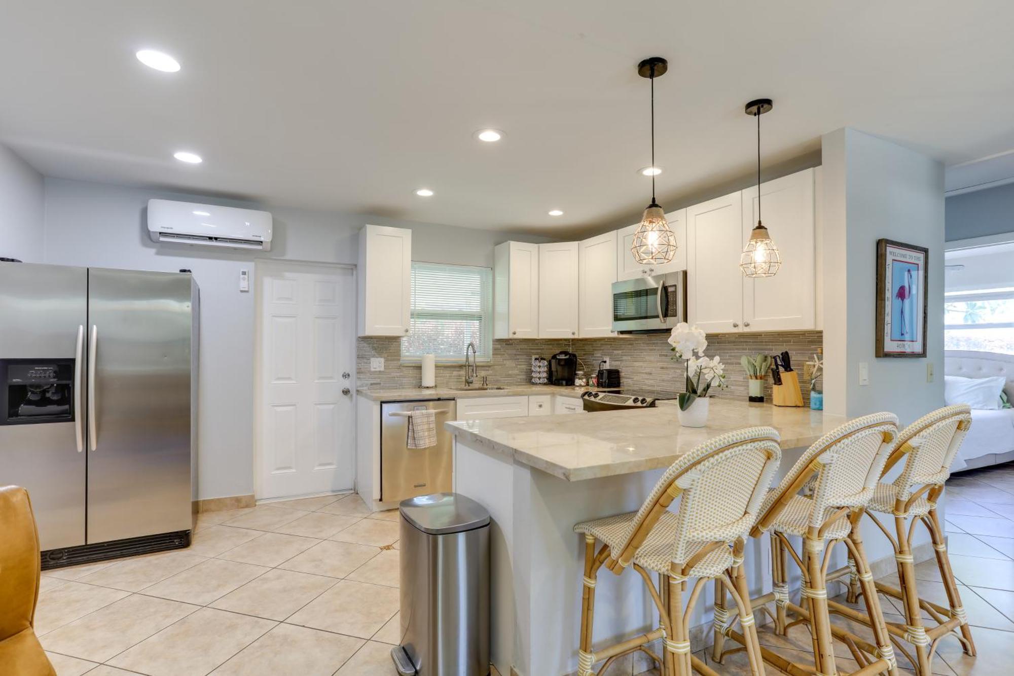 Stylish Updated Getaway 2 Mi To Swim And Shop! Holiday home