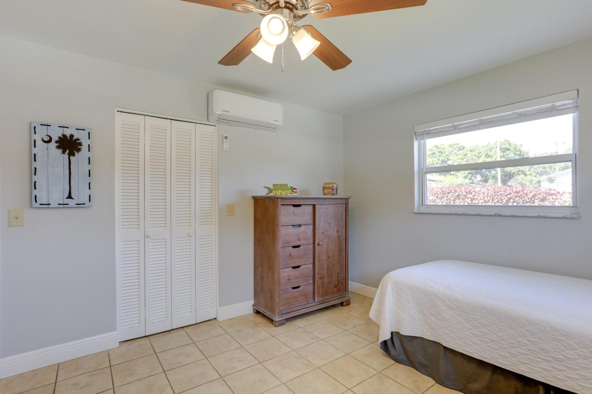 Holiday home Pet-friendly Palm Pad - 1 Mi To The Ocean! *