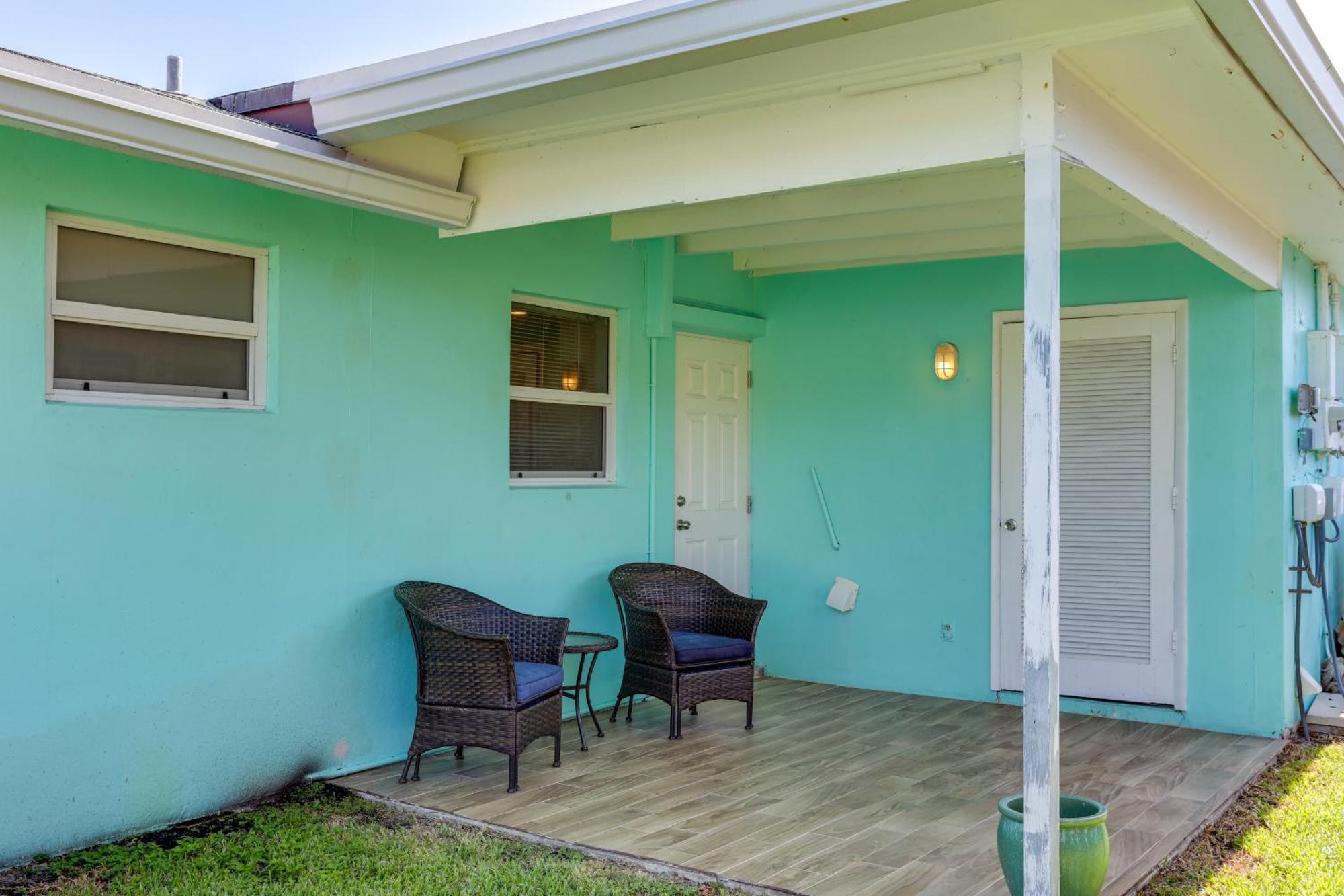 Pet-friendly Palm Pad - 1 Mi To The Ocean!