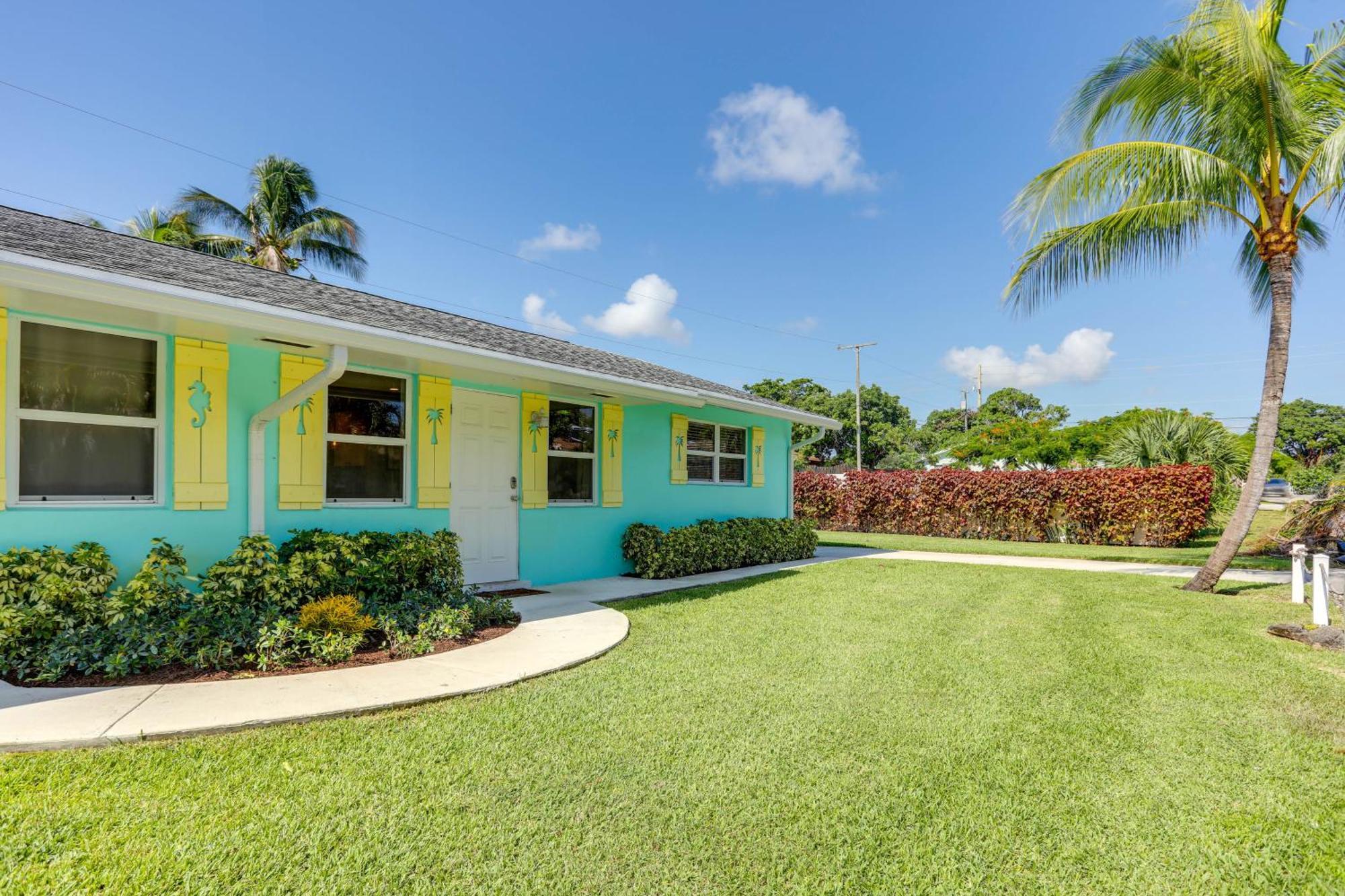 Pet-friendly Palm Pad - 1 Mi To The Ocean! Holiday home *