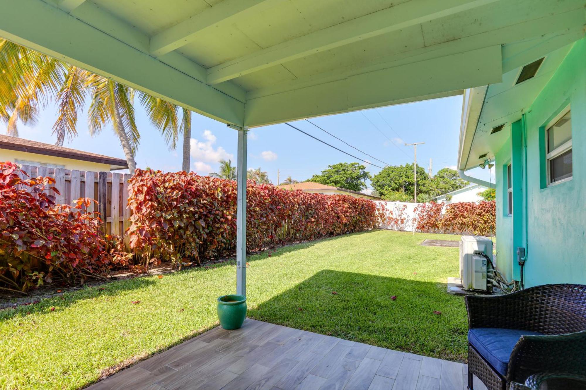Pet-friendly Palm Pad - 1 Mi To The Ocean! *